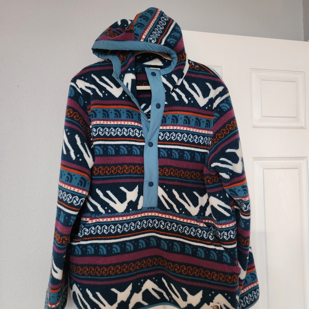 The North Face Comfy And Colorful Fleece Hooded Jacket - Medium Weight